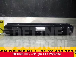 Usados Unidad de control multimedia Mercedes Sprinter 3,5t (907.6/910.6) 311 CDI 2.1 D FWD Precio € 363,00 IVA incluido ofrecido por van Deijne Onderdelen Uden B.V.