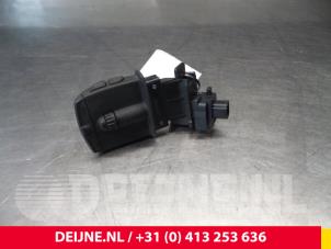 Usados Unidad de control multimedia Renault Master Precio € 24,20 IVA incluido ofrecido por van Deijne Onderdelen Uden B.V.