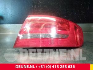 Używane Tylne swiatlo pozycyjne prawe Audi A4 Avant (B8) 2.0 TDI 16V Cena € 50,00 Procedura marży oferowane przez van Deijne Onderdelen Uden B.V.