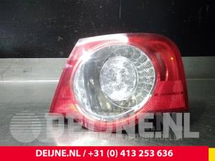 Used Taillight, right Volkswagen Passat (3C2) 1.9 TDI Price € 40,00 Margin scheme offered by van Deijne Onderdelen Uden B.V.