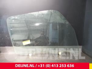Usados Ventanilla de puerta de 2 puertas derecha Toyota Dyna 100/150 3.0D-4D 16V Precio € 60,50 IVA incluido ofrecido por van Deijne Onderdelen Uden B.V.