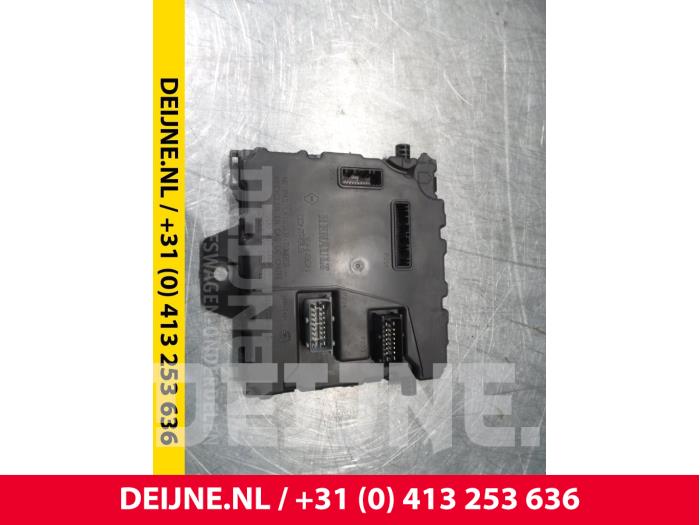 Używane Modul (rózne) Renault Kangoo/Grand Kangoo (KW) 1.5 dCi 75 FAP Cena € 211,75 Z VAT oferowane przez van Deijne Onderdelen Uden B.V.
