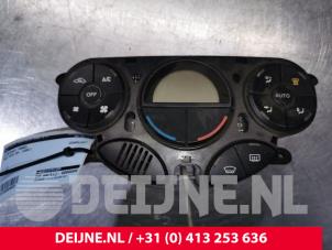 Usagé Panneau climatronic Ford Focus 1 1.6 16V Prix € 35,00 Règlement à la marge proposé par van Deijne Onderdelen Uden B.V.