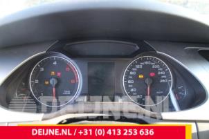 Usagé Compteur Audi A4 Avant (B8) 2.0 TDI 16V Prix € 70,00 Règlement à la marge proposé par van Deijne Onderdelen Uden B.V.