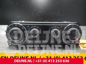 Usagé Panneau de commandes chauffage Mercedes C (W203) 2.2 C-220 CDI 16V Prix € 20,00 Règlement à la marge proposé par van Deijne Onderdelen Uden B.V.