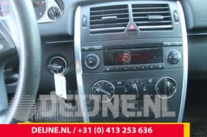 Używane Panel sterowania nagrzewnicy Mercedes B (W245,242) 2.0 B-180 CDI 16V Cena € 19,00 Procedura marży oferowane przez van Deijne Onderdelen Uden B.V.