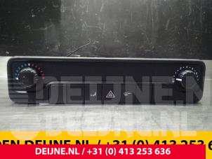Używane Panel sterowania nagrzewnicy Mercedes Sprinter 3,5t (907.6/910.6) 311 CDI 2.1 D FWD Cena € 90,75 Z VAT oferowane przez van Deijne Onderdelen Uden B.V.