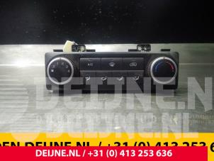Używane Panel sterowania nagrzewnicy Hyundai H350 Cena € 42,35 Z VAT oferowane przez van Deijne Onderdelen Uden B.V.