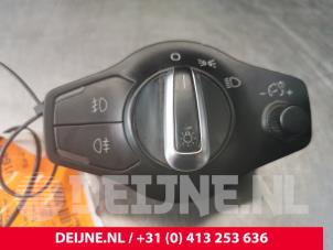 Usagé Commodo phare Audi A4 (B8) 2.0 TDI 16V Prix € 25,00 Règlement à la marge proposé par van Deijne Onderdelen Uden B.V.