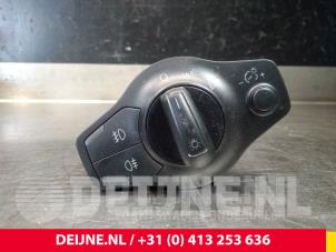 Używane Przelacznik swiatel Audi A4 Avant (B8) 2.0 TDI 16V Cena € 25,00 Procedura marży oferowane przez van Deijne Onderdelen Uden B.V.