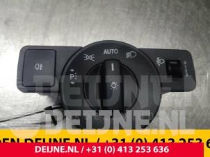 Used Light switch Mercedes Vito (447.6) 1.6 109 CDI 16V Price € 30,25 Inclusive VAT offered by van Deijne Onderdelen Uden B.V.