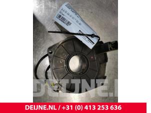 Usados Muelle de reloj airbag Nissan Vanette (C23) 2.3 D E/Cargo Precio € 36,30 IVA incluido ofrecido por van Deijne Onderdelen Uden B.V.