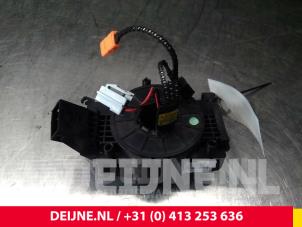 Usagé Ressort tournant airbag Nissan Primastar Prix sur demande proposé par van Deijne Onderdelen Uden B.V.