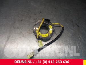 Usados Muelle de reloj airbag Toyota Dyna 100/150 3.0D-4D 16V Precio de solicitud ofrecido por van Deijne Onderdelen Uden B.V.