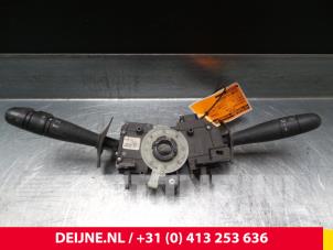 Usagé Commutateur combi colonne de direction Renault Kangoo (KC) Prix € 30,25 Prix TTC proposé par van Deijne Onderdelen Uden B.V.