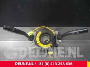 Używane Przelacznik Combi kolumny kierownicy Toyota Hiace Cena € 72,60 Z VAT oferowane przez van Deijne Onderdelen Uden B.V.