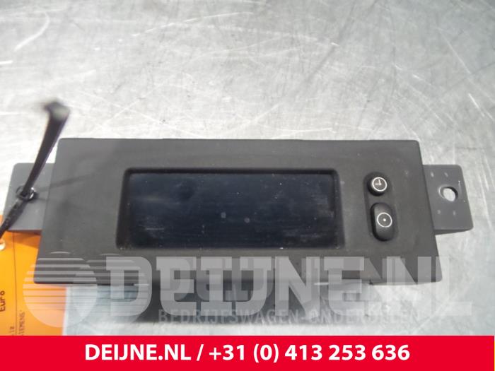 Begagnade Innerdisplay Opel Vivaro Pris € 6,05 Inklusive moms erbjuds av van Deijne Onderdelen Uden B.V.