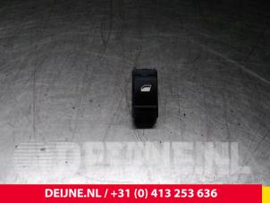 Used Electric window switch Citroen Berlingo 1.6 BlueHDI 100 Price € 18,15 Inclusive VAT offered by van Deijne Onderdelen Uden B.V.