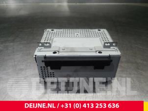 Used CD player Ford Transit 2.0 TDCi 16V Eco Blue 130 Price € 151,25 Inclusive VAT offered by van Deijne Onderdelen Uden B.V.