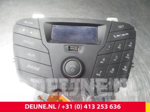 Gebrauchte Radio Ford Transit Custom 2.2 TDCi 16V Preis € 96,80 Mit Mehrwertsteuer angeboten von van Deijne Onderdelen Uden B.V.