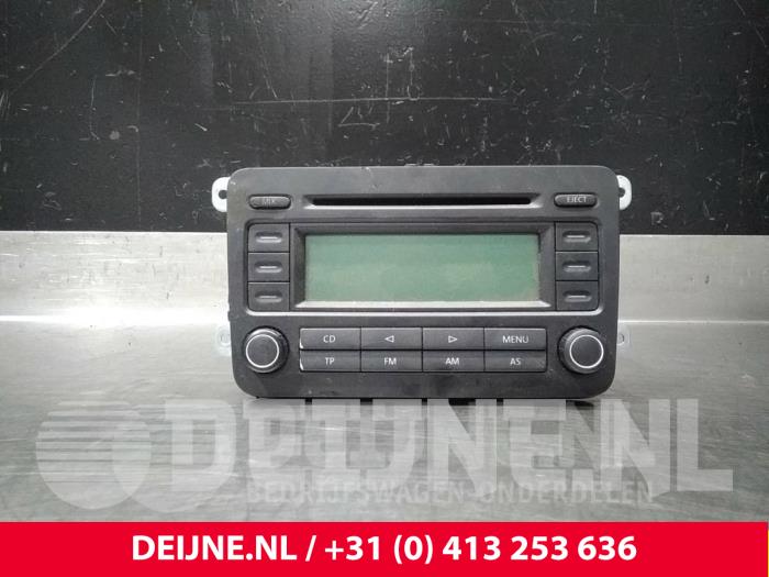 Używane Radio Volkswagen Golf Cena € 50,00 Procedura marży oferowane przez van Deijne Onderdelen Uden B.V.