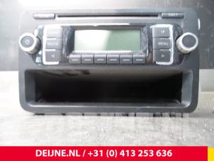 Używane Radio Volkswagen Caddy Cena € 60,50 Z VAT oferowane przez van Deijne Onderdelen Uden B.V.