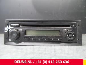 Używane Radio Fiat Doblo Cargo (263) 1.3 MJ 16V DPF Euro 5 Cena € 36,30 Z VAT oferowane przez van Deijne Onderdelen Uden B.V.