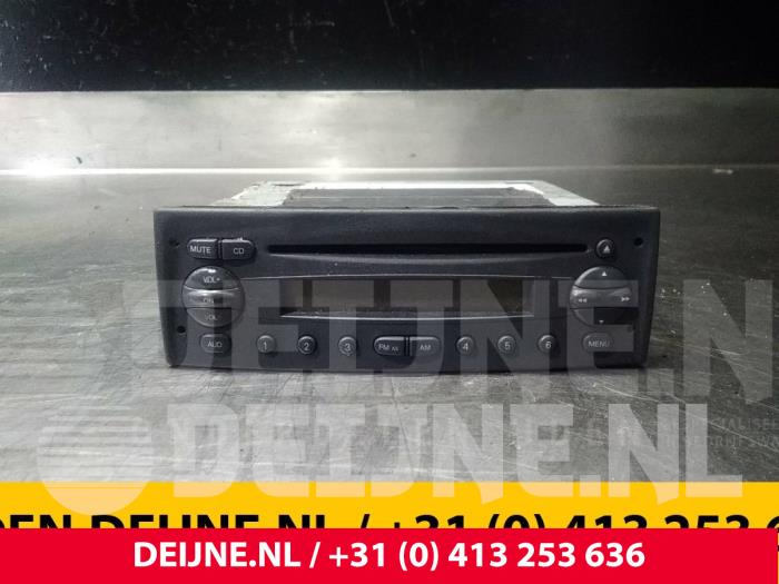 Używane Radio Fiat Ducato (250) 2.3 D 120 Multijet Cena € 60,50 Z VAT oferowane przez van Deijne Onderdelen Uden B.V.