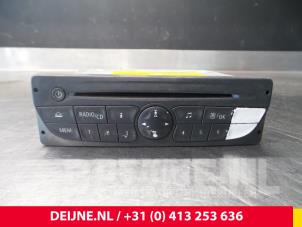 Usados Radio Renault Master Precio € 24,20 IVA incluido ofrecido por van Deijne Onderdelen Uden B.V.