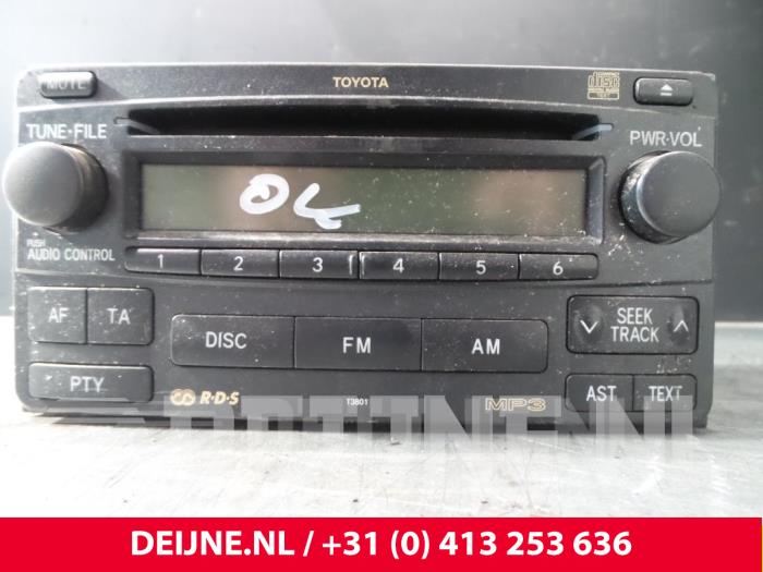 Używane Radio Toyota HiAce II 2.5 D4-D 90 Cena € 181,50 Z VAT oferowane przez van Deijne Onderdelen Uden B.V.