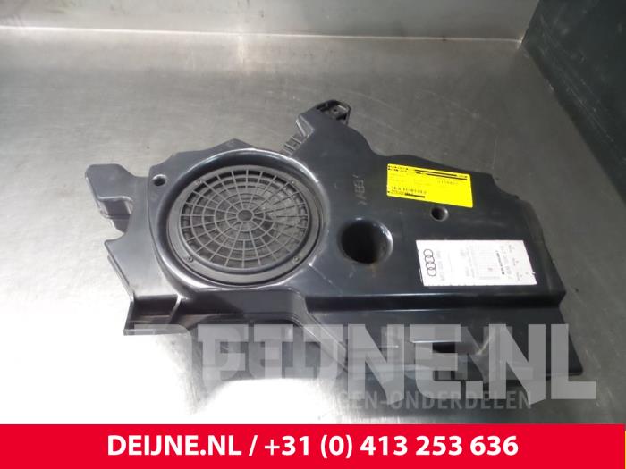 Używane Subwoofer Volkswagen Passat Cena € 25,00 Procedura marży oferowane przez van Deijne Onderdelen Uden B.V.