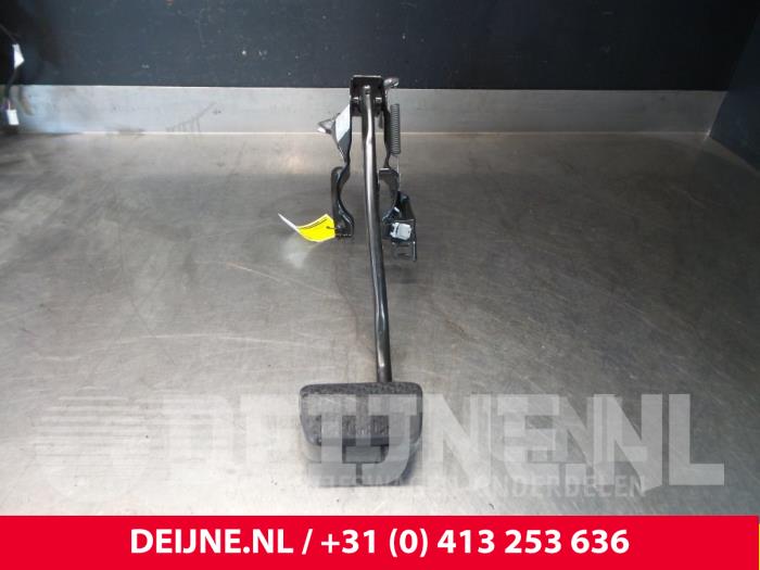 Używane Pedal hamulca Mercedes V (447.8) 2.1 250 BlueTEC, 250 d 16V Cena € 42,35 Z VAT oferowane przez van Deijne Onderdelen Uden B.V.