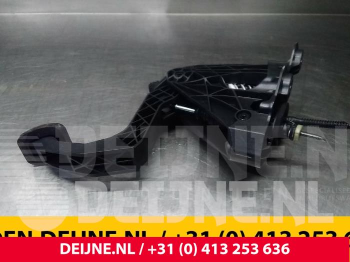 Bremspedal van een Mercedes-Benz Sprinter 3,5t (907.6/910.6) 311 CDI 2.1 D FWD 2018