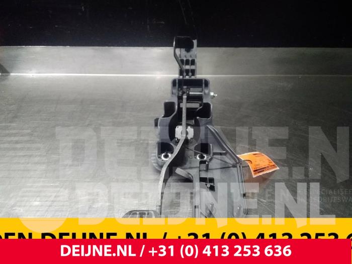 Używane Pedal hamulca Peugeot Expert (V1/VA/VB/VE/VF/VT/VY) 2.0 Blue HDi 120 16V Cena € 36,30 Z VAT oferowane przez van Deijne Onderdelen Uden B.V.