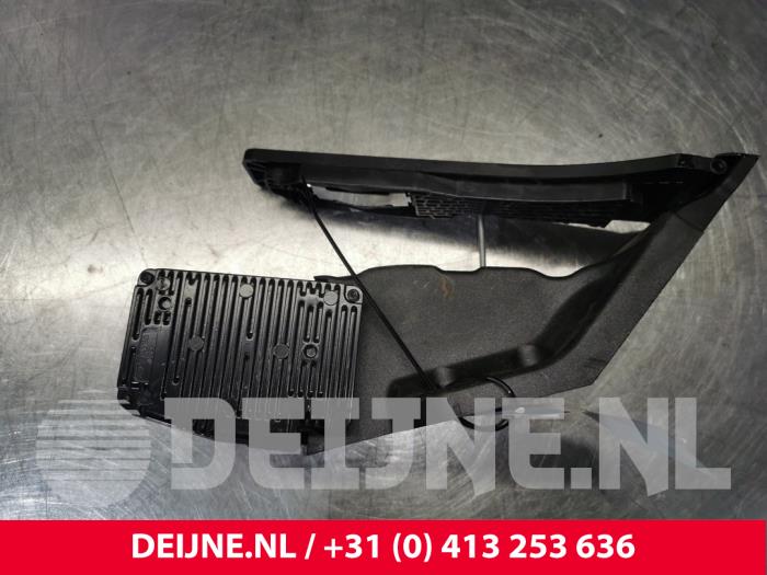 Używane Pedal gazu Mercedes C Estate (S205) C-200 2.0 CGI 16V Cena € 100,00 Procedura marży oferowane przez van Deijne Onderdelen Uden B.V.