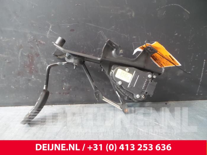 Używane Pedal gazu Renault Trafic Cena € 42,35 Z VAT oferowane przez van Deijne Onderdelen Uden B.V.