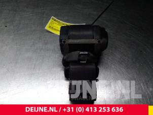 Usados Cinturón de seguridad izquierda delante Iveco Daily Precio € 24,20 IVA incluido ofrecido por van Deijne Onderdelen Uden B.V.