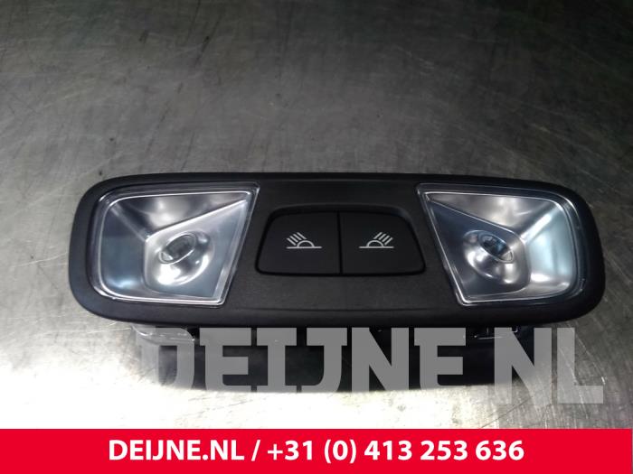 Oswietlenie wewnetrzne tyl z Audi Q3 (8UB/8UG) 2.0 16V TFSI 170 Quattro 2013