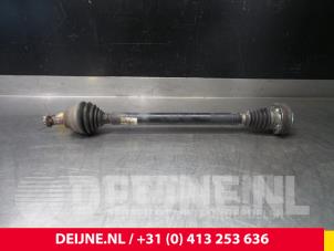 Used Front drive shaft, right Volkswagen Caddy III (2KA,2KH,2CA,2CH) 1.9 TDI Price € 90,75 Inclusive VAT offered by van Deijne Onderdelen Uden B.V.