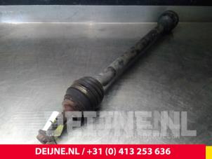Used Front drive shaft, right Volkswagen Passat Price € 25,00 Margin scheme offered by van Deijne Onderdelen Uden B.V.