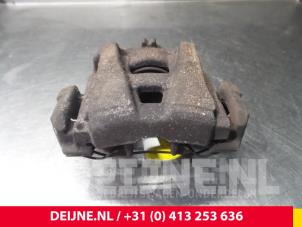 Usagé Etrier de frein (pince) avant gauche Audi A4 (B7) Prix € 24,00 Règlement à la marge proposé par van Deijne Onderdelen Uden B.V.