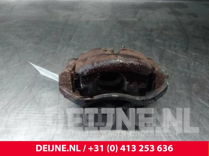 Gebrauchte Bremszange links vorne Fiat Fiorino (225) 1.3 JTD 16V Multijet Preis € 48,40 Mit Mehrwertsteuer angeboten von van Deijne Onderdelen Uden B.V.