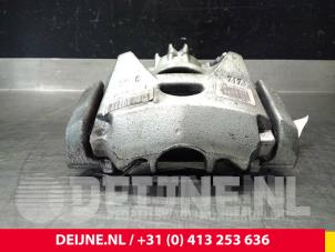 Usagé Etrier de frein avant gauche Citroen Berlingo 1.6 BlueHDI 100 4x4 Prix sur demande proposé par van Deijne Onderdelen Uden B.V.