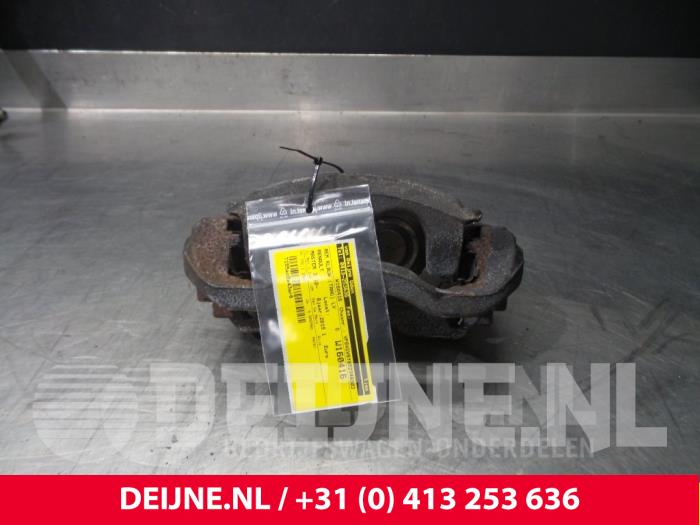 Front brake calliper, left from a Renault Master V 2.3 dCi 135 16V 2015