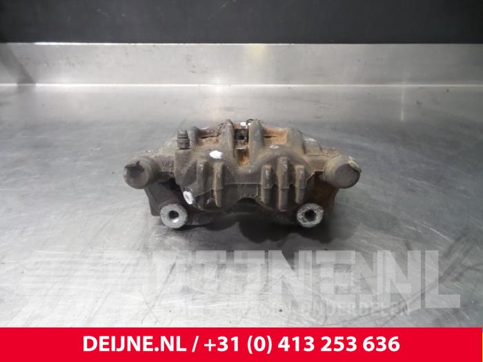 Front brake calliper, left from a Renault Master V 2.3 dCi 135 16V 2015