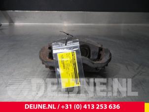 Gebrauchte Bremszange links vorne Renault Master V 2.3 dCi 135 16V Preis auf Anfrage angeboten von van Deijne Onderdelen Uden B.V.