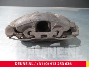 Used Front brake calliper, right Mercedes Sprinter Price on request offered by van Deijne Onderdelen Uden B.V.