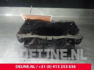Used Front brake calliper, right Mercedes Sprinter Price on request offered by van Deijne Onderdelen Uden B.V.