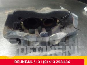 Usados Pinza de freno derecha delante Mercedes Vito (447.6) 1.6 111 CDI 16V Precio € 72,60 IVA incluido ofrecido por van Deijne Onderdelen Uden B.V.