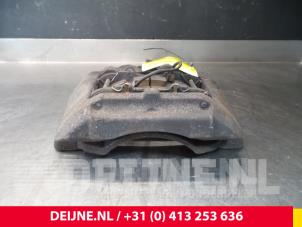 Usagé Etrier de frein (pince) avant droit Iveco New Daily Prix sur demande proposé par van Deijne Onderdelen Uden B.V.